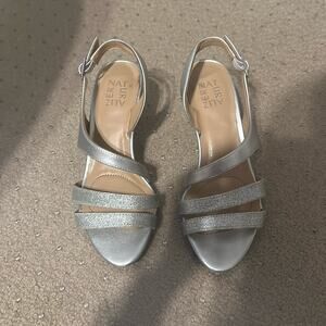 Naturalizer silver open toed small kitten heels - size 7